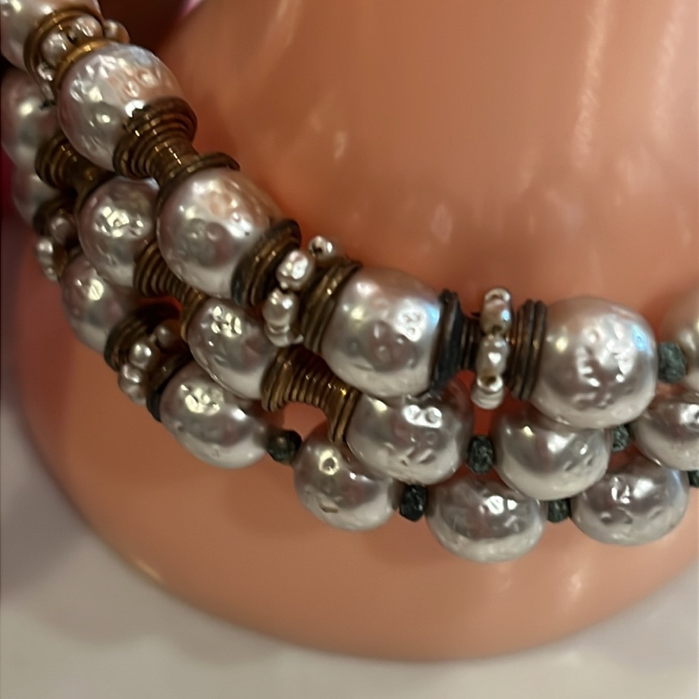 Miriam Haskell Signed Vintage Silver tone Faux Baroque Pearl Bracelet. - Picture 14 of 16